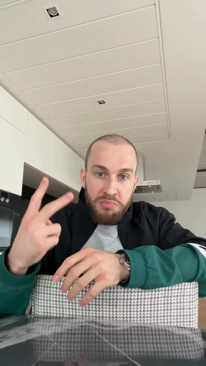 Two-finger counting gesture in an update