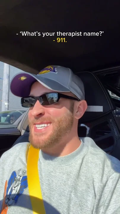 Car look: cap, narrow shades, yellow belt